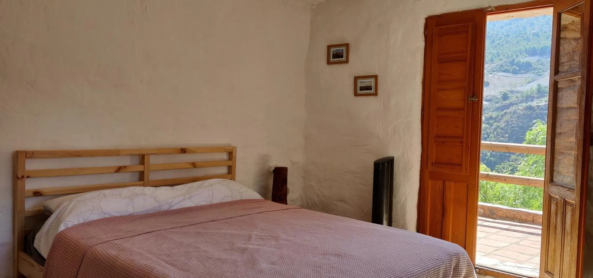 Off-Grid - Puerto Mika Guest House Orgiva 0*,  Spain