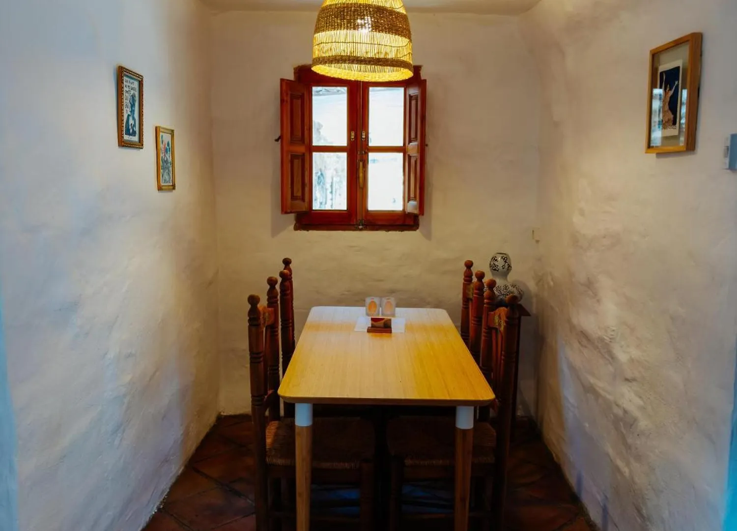 Off-Grid - Puerto Mika Guest House Orgiva 0*,  Spain
